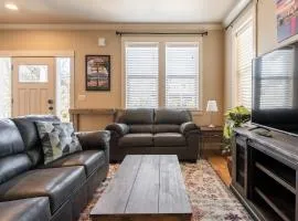 Garfield 2BR - New Build - Foodie-Friendly Stay