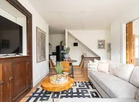 Stay Portland - Historic 6BR - Walk to NW Shops - Sleeps 12