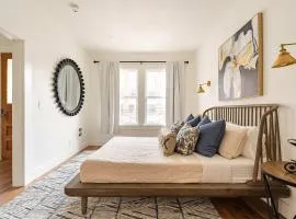 Stay Portland - 2BR Flat - Walk to NW 23rd Shops & Cafes