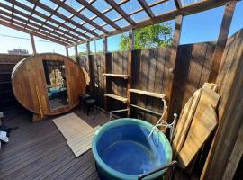 レイクウエスト4-711, hotel in Wada