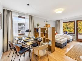 Renovierte Komfortable 3 Zi I Wohnung I Bahnhofsnähe I 3 Balkone I Netflix I Xbox One I 6 Betten, hotel in Bad Bevensen