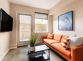 Stay Portland - Bright Studio Apartment - Food Carts & Local Shops, hotel in Portland