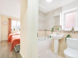 3Bedroom 5Bed 2Bath Ensuite Prv-Parkin x2, hotel in Amersham