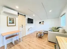 Cozy Designer Guesthouse with Style - RE