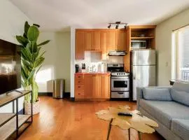 Stay Portland - Color Splash Apartment in the Heart of Portland