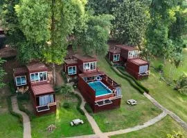 19 Degrees Resort