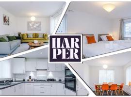 Family 3BR Home Sleeps 6 Parking & 6 Beds, hotel a Hough Green