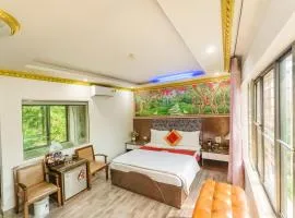 Hoàng Gia Long Biên Hotel