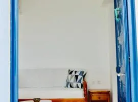 Julia's Seaside Apartment, Leivadakia Serifos