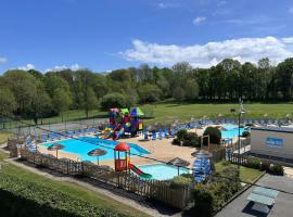 Mobil home 3 chambres 5 personnes Finistère, hotel in Clohars-Carnoët