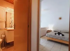 Studio Club 4 personnes Climatisation Wi-Fi Piscine - ROSSIconciergerie - Linge inclus