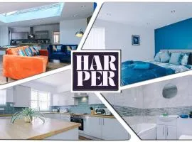 Spacious Detached Bungalow By Harperletting Short Lets & Serviced Accommodation Buckely With Pool table & Driveway