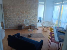 Olembe Garden, capsule hotel in Avon