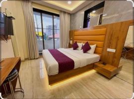 New Hotel National, three-star hotel in Mumbai