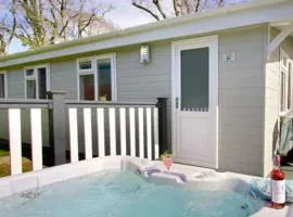3 Bedroom Superior Lodge with Hot Tub