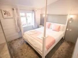 Unicorn themed Lodge with 2 Bedrooms