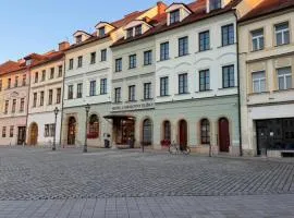 Obrovský byt na Velkém náměstí, WiFi zdarma