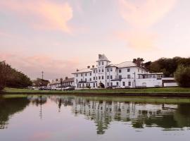 The Falcon Hotel、バッドのホテル