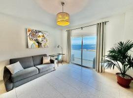 El ático Parosa 'con vistas al mar', hotell i Bajamar