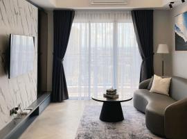 Luxury 3BR Podomoro Suite Medan City View NEW!, hotel in Medan