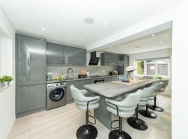 Spacious Home Heated PoolMay-Sep in Tilehurst - Pass the Keys, hotel in Tilehurst