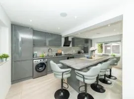 Spacious Home Heated PoolMay-Sep in Tilehurst - Pass the Keys