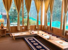The Pahadi Soul Stay and Café, hotel in Jibhi