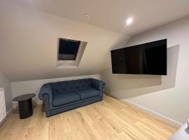 2-Bed - Sleeps 6 - Pet Friendly with Free Parking, hotel in Grahamston