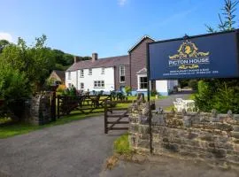 Picton House Exclusive Christmas