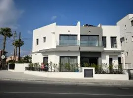 Maroulla's Urban Beach Living