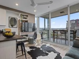 The Urban Glasshouse, Lvl 12, Lap Pool, Spa, Sauna