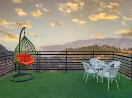 2 Bhk Apartment Kasauli !! BBQ & Bonfire !! Pvt Terrace !! Good Hospitality I Kasauli By Exotic Stays, hotel in Kasauli