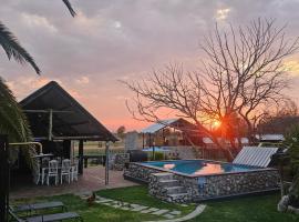 Tamboti Farm Self-Catering Accommodation, ξενοδοχείο σε Τσουμέμπ