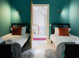 Glen Lodge And Abhainn Cottage By Birch Stays, ξενοδοχείο σε Stonehaven