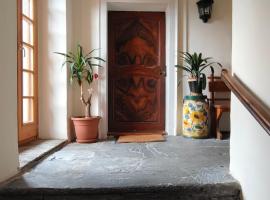 Maison Brunet โรงแรมในเอมลาปลาญ