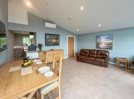 Grey Rocks Apartment