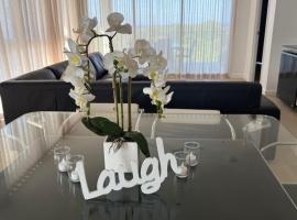 Oasis by the Beach, hotel v destinaci Bokarina