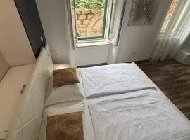 Studio Apartman Fictilis