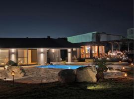 Ryukyu Garden, hotel with hot tubs in Nanjo