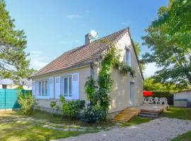 3 Bedroom Awesome Home In Cabourg