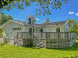 4 Bedroom Nice Home In Äspered
