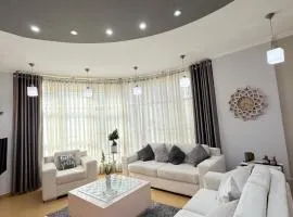 Luxury Villa Apartment with Rooftop Terrace & Free Parking