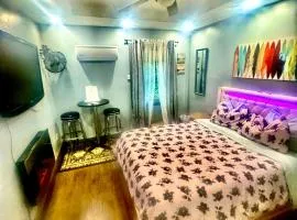 Just Listed! THE GROTTO w In Suite Jacuzzi-Pets Welcome 420 Friendly Apartment