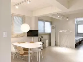 New house 7min walk from Seoul Station Spacious Family Apt for 6 15min to Namsan Tower