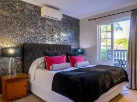 Baruch Guesthouse on Lovell