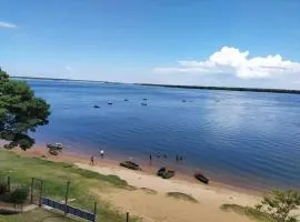 Cabaña frente al rio
