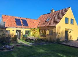 Holiday Home Amlethus - 375m from the sea by Interhome, hotel u gradu Allinge