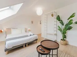 1-bedroom attic flat, close to the underground