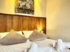 Riverside Hotel