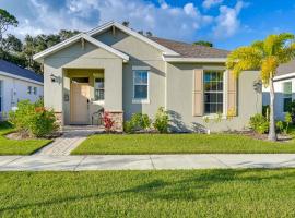 Near River and Parks LaBelle Family Home with Patio, hotel v destinaci La Belle